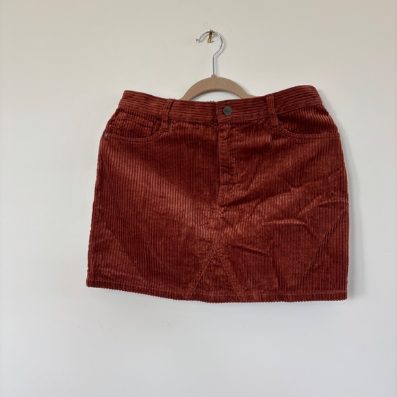 Sanctuary corduroy burnt orange skirt.  Great for Game day.  Excellent condition - Picture 2 of 5